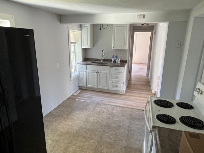 24 Washburn St, Unit A in Weymouth, MA - Foto de edificio - Building Photo