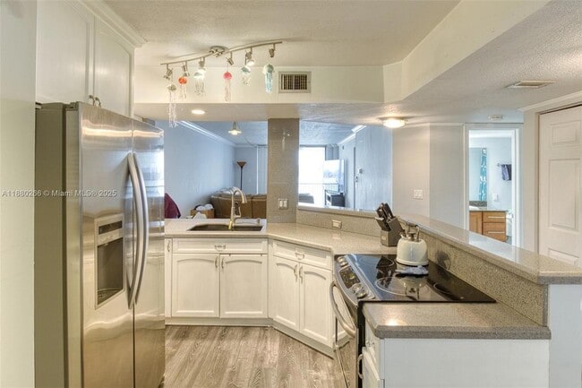 property at 115 Lake Emerald Dr
