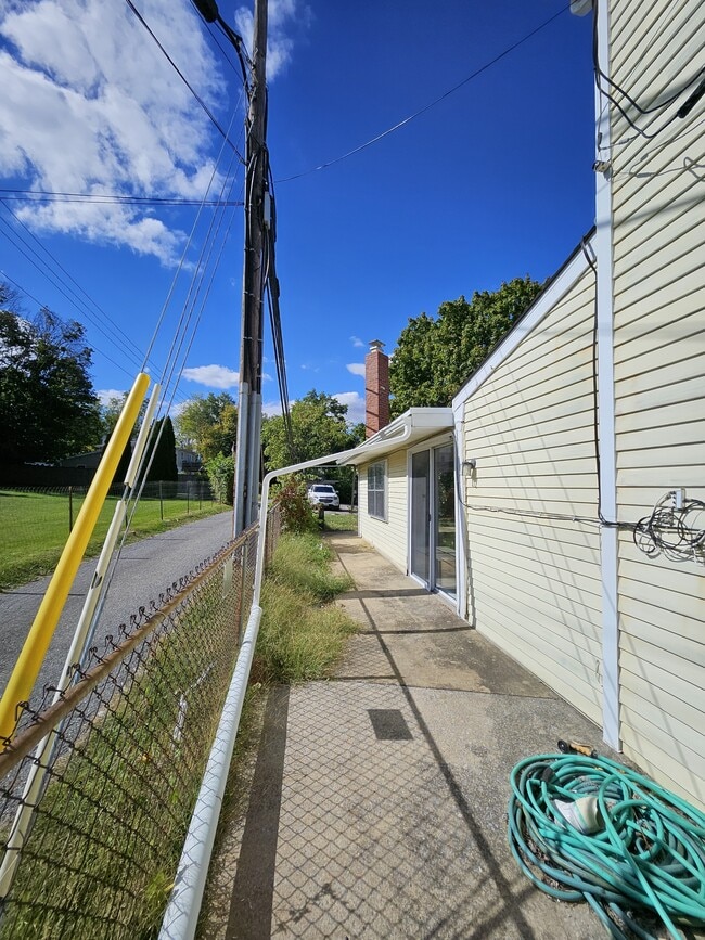 25 N Main St in Smithsburg, MD - Building Photo - Building Photo