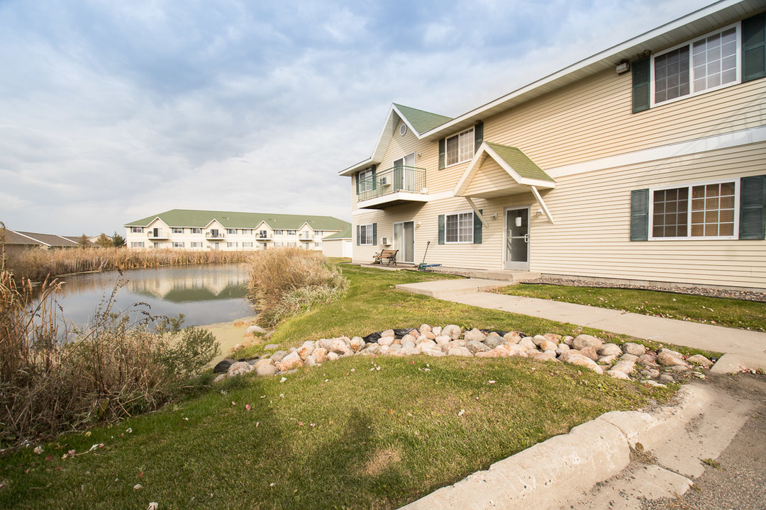 Pheasant Run Apartments in Alexandria, MN - Building Photo