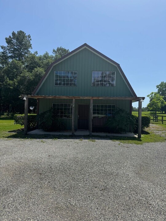 15455 NW 100th Avenue Rd in Reddick, FL - Building Photo