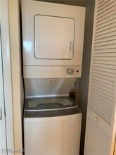 7406 Lake Breeze Dr in Ft. Myers, FL - Building Photo - Building Photo