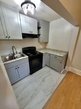 63 Balm Grove Ave in Asheville, NC - Building Photo - Building Photo