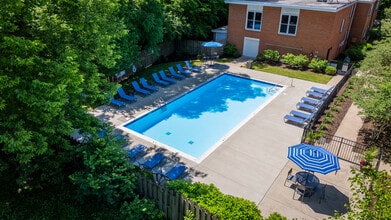The Studios at Belmont in Lexington, KY - Foto de edificio - Building Photo