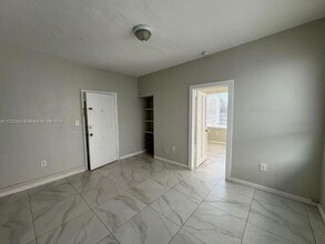 856 SW 6th St, Unit 203 in Miami, FL - Building Photo - Building Photo