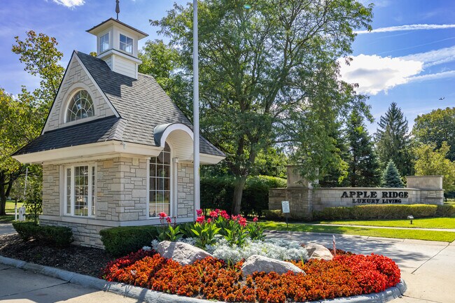 Apple Ridge Apartments - Livonia, MI in Livonia, MI - Building Photo - Building Photo