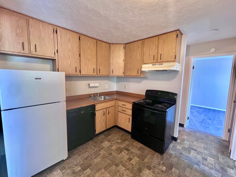 830 Nebraska Ave in Cincinnati, OH - Building Photo