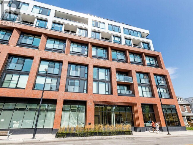 property at 2720 Dundas St W