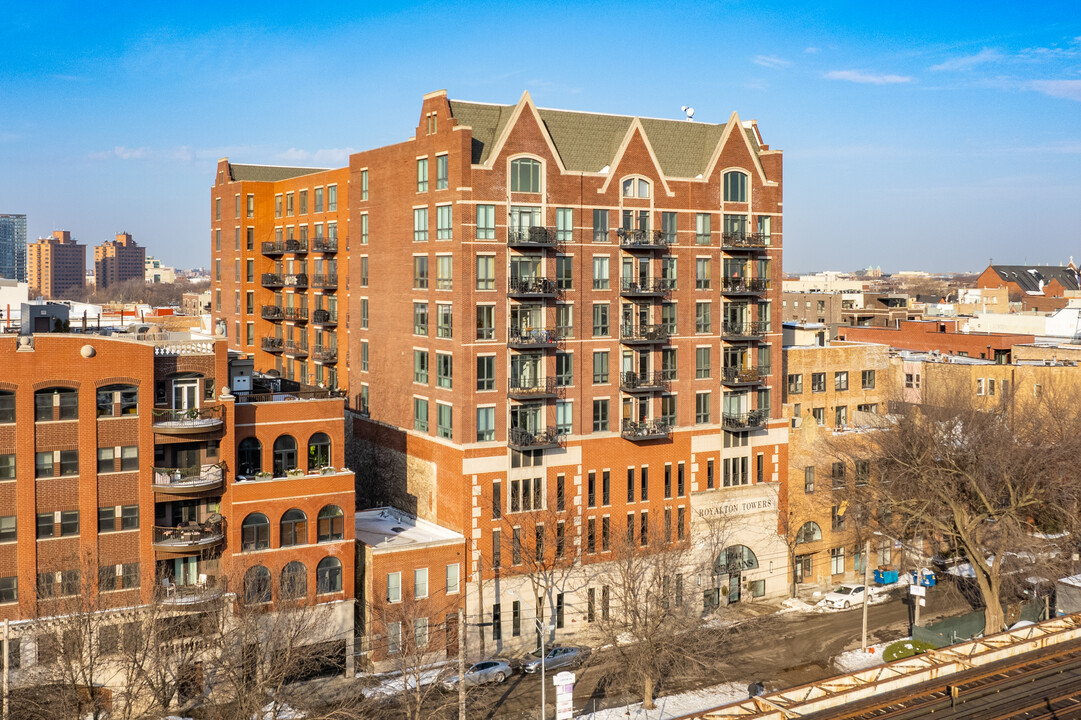 Royalton Towers in Chicago, IL - Building Photo