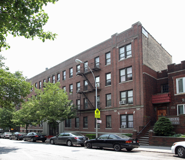 836 Montgomery St in Brooklyn, NY - Foto de edificio - Building Photo