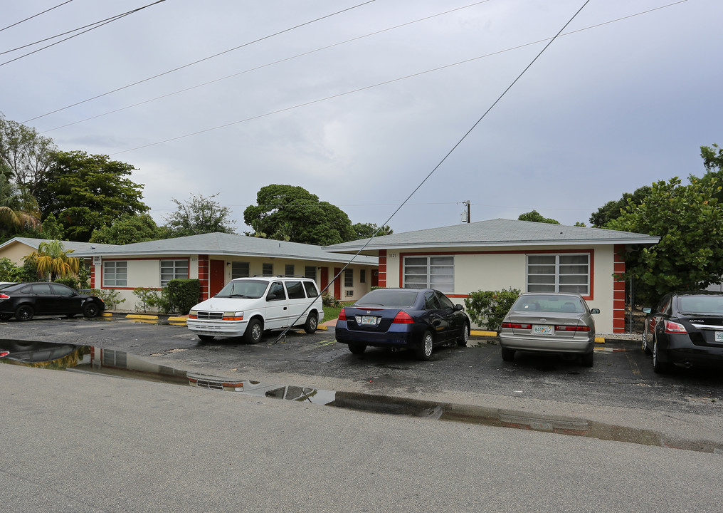 1119-1121 NE 15th St in Fort Lauderdale, FL - Building Photo