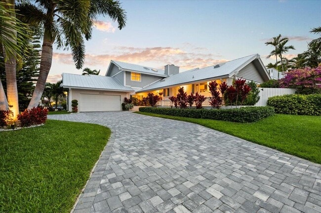 property at 3001 Jasmine Ct