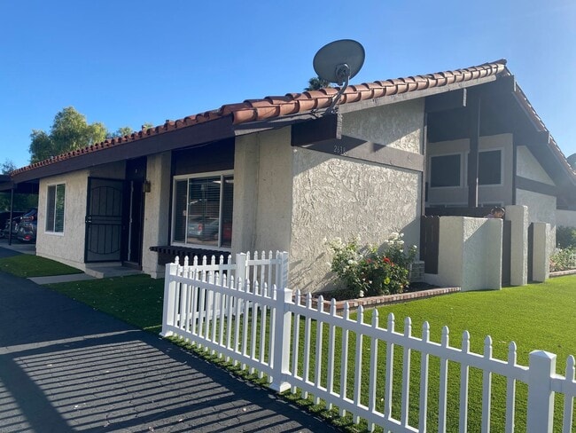 property at 2638 Phipps Ave