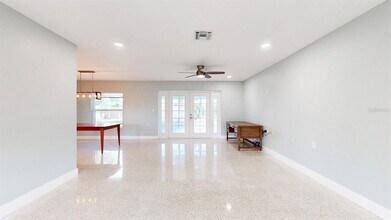 10133 4th St E in Treasure Island, FL - Building Photo - Building Photo