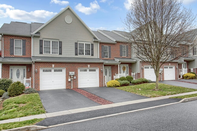 property at 16 Lismore Pl