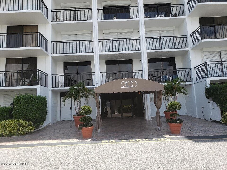 2100 N Atlantic Ave in Cocoa Beach, FL - Building Photo