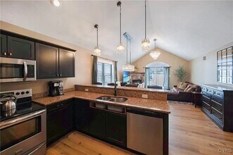 1771 Independence Sq in Utica, NY - Foto de edificio - Building Photo