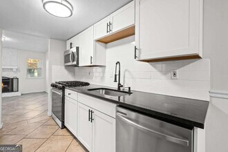 579 Northridge Rd in Atlanta, GA - Building Photo - Building Photo