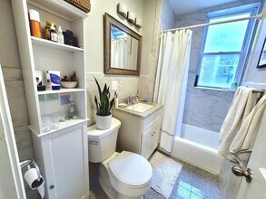 827 Boylston St, Unit 3 in Boston, MA - Foto de edificio - Building Photo