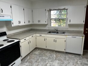 131 Freedom Dr in Clemson, SC - Building Photo - Building Photo