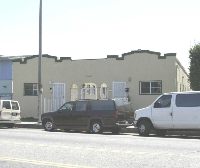 842 Alamitos Ave in Long Beach, CA - Foto de edificio - Building Photo