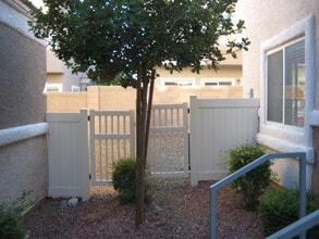 8799 Horizon Wind Ave in Las Vegas, NV - Building Photo - Building Photo