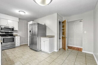 1111 Fenley Ave in Louisville, KY - Building Photo - Building Photo