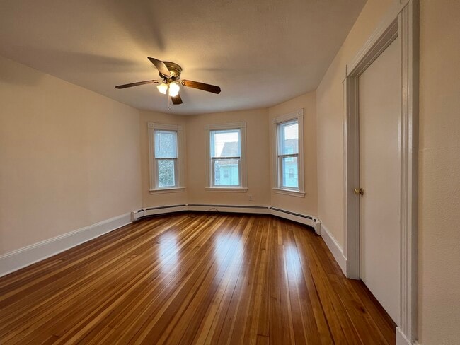 47 Tremont St, Unit 2 in Norwood, MA - Foto de edificio - Building Photo