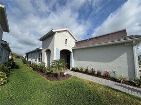 18057 Franklin Park Ct in Venice, FL - Building Photo