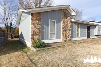 5343 Cedar Bluff Dr in Memphis, TN - Building Photo - Building Photo