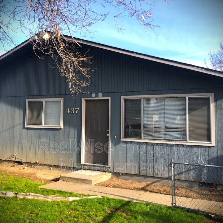 437 S Columbus Ave in Medford, OR - Building Photo