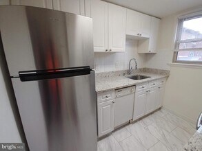 2036 N Woodrow St-Unit -6 in Arlington, VA - Foto de edificio - Building Photo