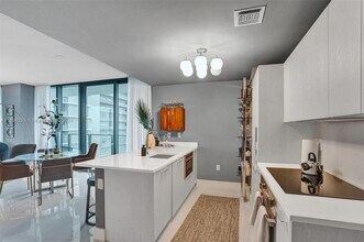 501 NE 31st St, Unit 2906 in Miami, FL - Building Photo - Building Photo