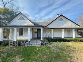 306 Veazey St in Union Point, GA - Building Photo