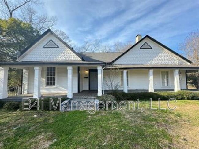 property at 306 Veazey St