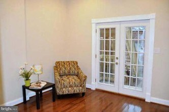 305 T St NW, Unit A in Washington, DC - Building Photo - Building Photo