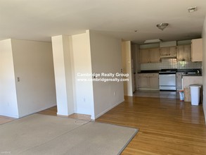 2016 Massachusetts Ave-Unit -Apt 23 in Cambridge, MA - Building Photo - Building Photo