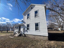 916 S 32nd St in Fort Dodge, IA - Building Photo