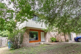 3901 Knollwood Dr in Austin, TX - Building Photo - Building Photo