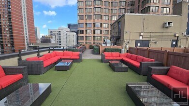 East 39th Street in New York, NY - Foto de edificio - Building Photo