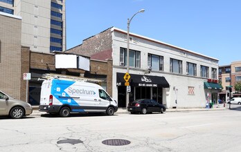 West Wisconsin in Milwaukee, WI - Building Photo - Building Photo