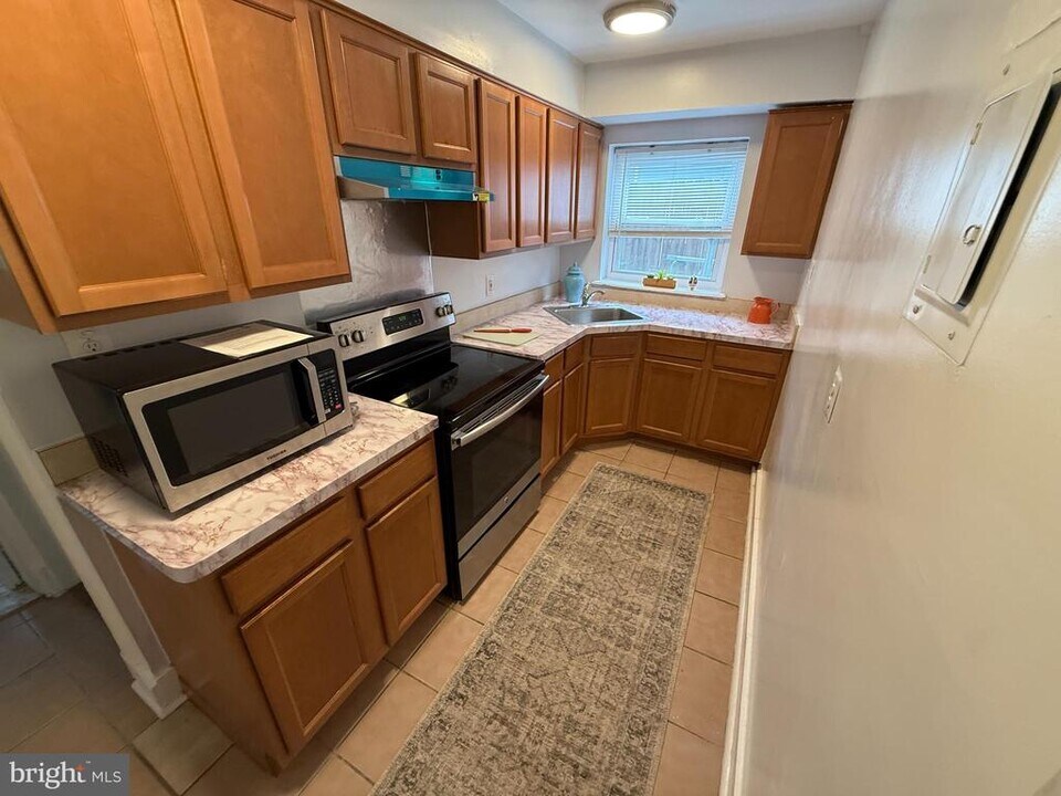 618 Notabene Dr in Alexandria, VA - Building Photo