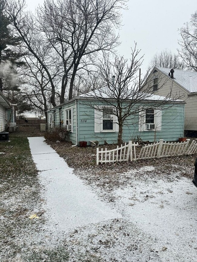 property at 2114 E Converse St