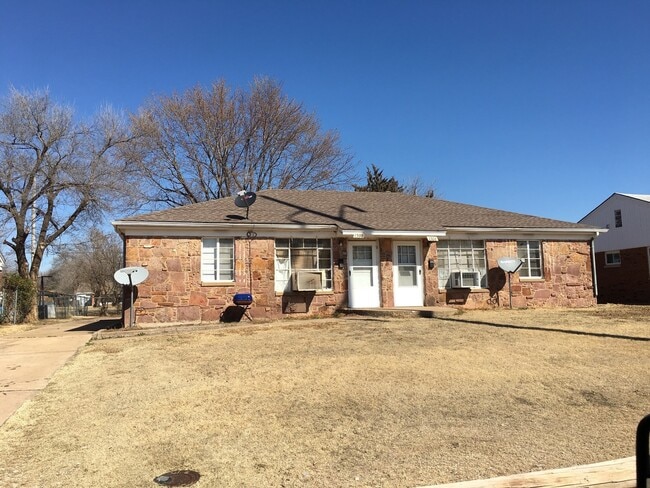 property at 1322 W Rupe Ave