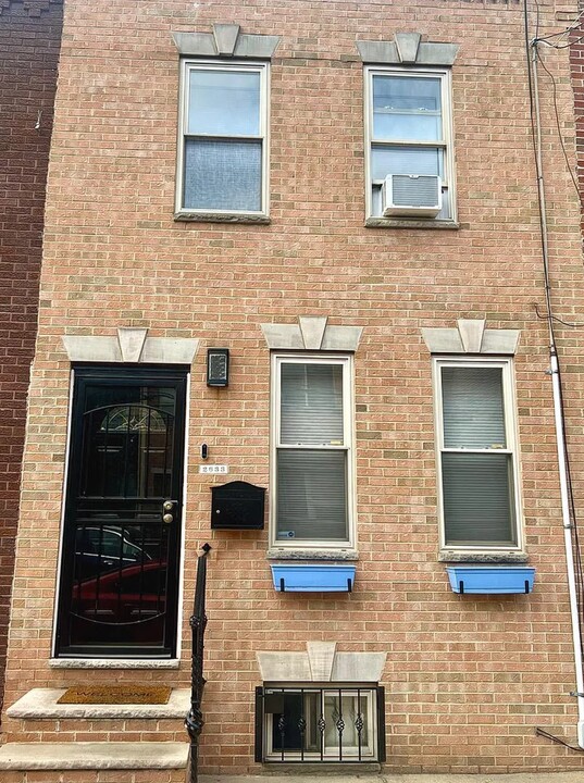 2633 Ellsworth St in Philadelphia, PA - Building Photo