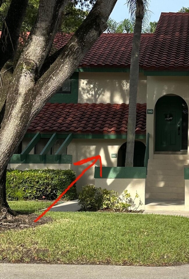 14 Lexington Ln E in Palm Beach Gardens, FL - Building Photo - Building Photo