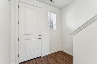 8284 W Grey Alder Dr in Eagle, ID - Building Photo - Building Photo