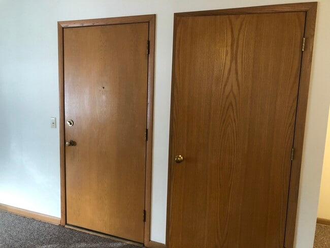 1026 W Badger Rd, Unit # 2