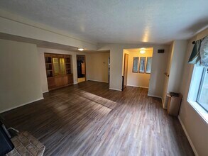 20835 Valsetz Rd in Falls City, OR - Building Photo - Building Photo