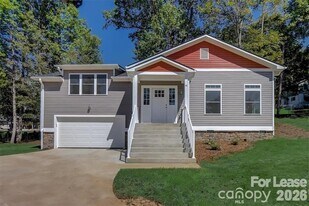 48 John Halford Ct in Hendersonville, NC - Building Photo